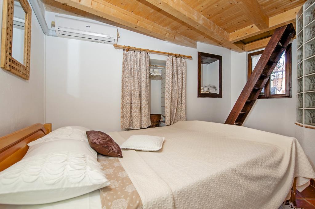 Apartments Taylor Ровинь Экстерьер фото