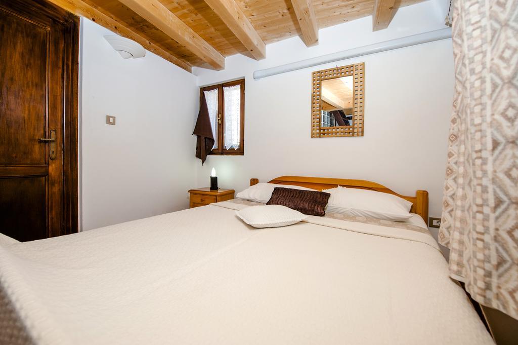 Apartments Taylor Ровинь Экстерьер фото
