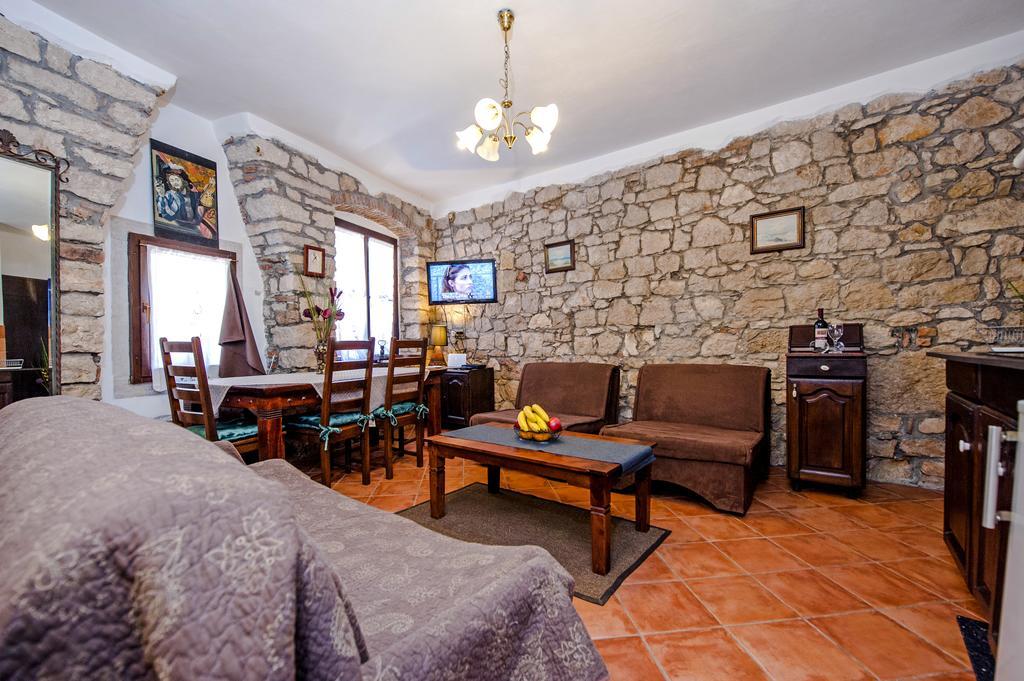 Apartments Taylor Ровинь Экстерьер фото
