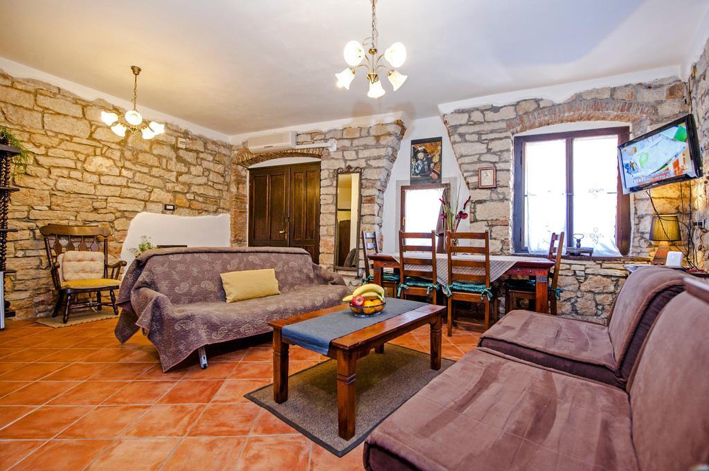 Apartments Taylor Ровинь Экстерьер фото